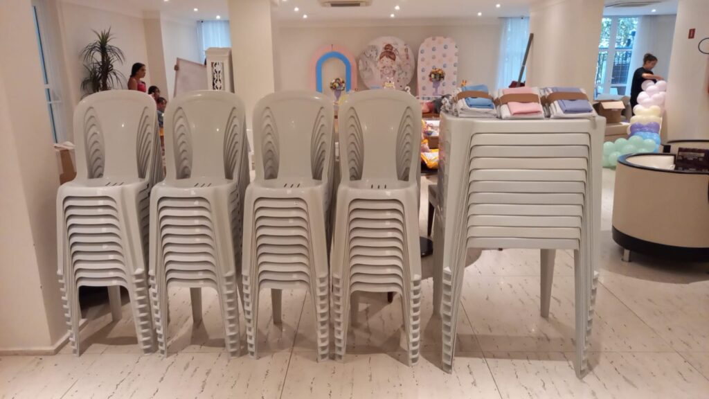 Locação de Mesas e Cadeiras em Arujá - Aluguel de Brinquedos e Artigos para Festas Locação de Mesas e Cadeiras em Arujá - Aluguel de Brinquedos e Artigos para Festas